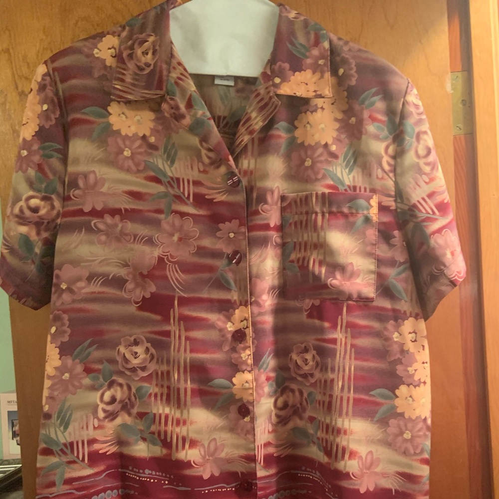 Sag Harbor Ladies Blouse in EUC